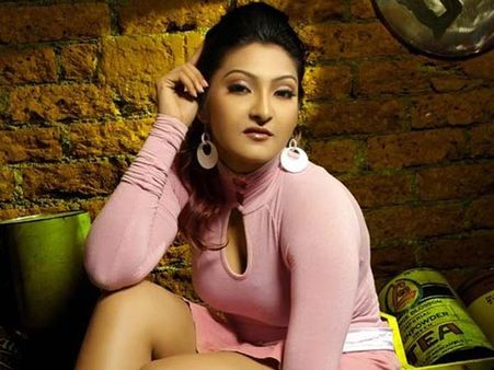 ഫായിസിന്റെ കാമുകിയാണെന്ന് ശ്രവ്യ സുധാകര്‍