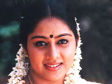 സ്വര്‍ണക്കടത്തുമായി ബന്ധമില്ലെന്ന് ചിപ്പി