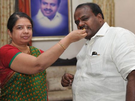 കുമാരസ്വാമിക്ക് അമ്പത്തഞ്ചാം പിറന്നാള്‍!