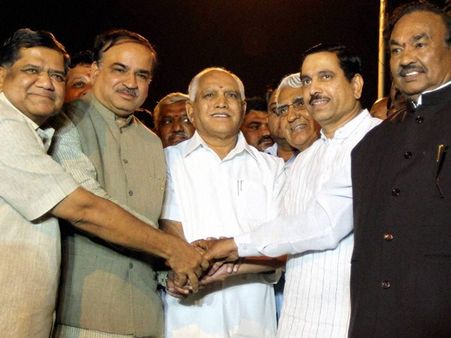 മത്സരിക്കാനില്ലെന്ന് യെഡിയൂരപ്പ, ബിജെപി ഞെട്ടി