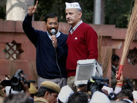 കെജ്രിവാള്‍ ധര്‍ണ നടത്തുന്നത് എന്തിന്?