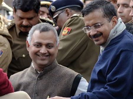 കെജ്രിവാളിനും ഭാരതിക്കും ഹൈക്കോടതി നോട്ടീസ്