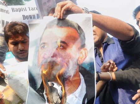 തെഹല്‍ക്ക പെണ്‍കുട്ടിക്ക് അശ്ലീല ഇമെയില്‍