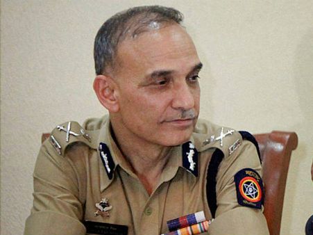 മുംബൈ പോലീസ് കമ്മീഷണര്‍ രാജിവച്ച് രാഷ്ട്രീയത്തില്‍