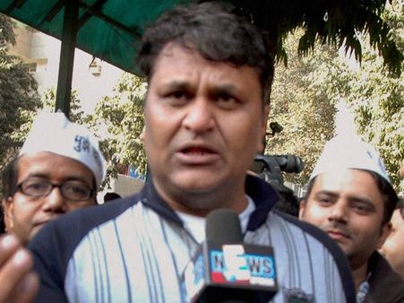 ആപ്പ് സര്‍ക്കാരിനെ താഴെയിറക്കുമെന്ന് ബിന്നി