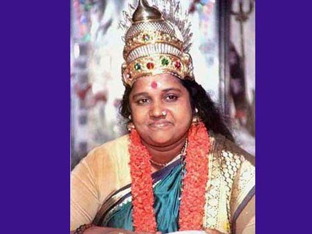 ട്രെഡ്വലിനെക്കുറിച്ച് അമ്മ ഭക്തര്‍ക്ക് പറയാനുള്ളത്