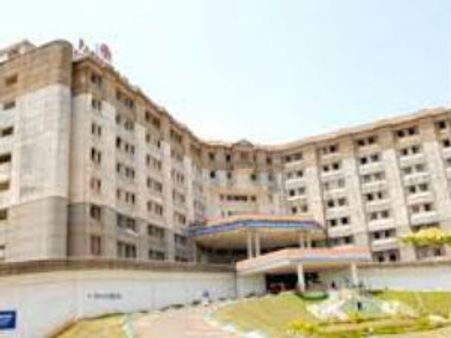 പരിയാരം മെഡിക്കല്‍ കൊളെജ് സര്‍ക്കാര്‍ ഏറ്റെടുക്കും