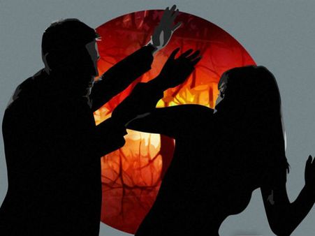 ജൂനിയറെ പീഡിപ്പിച്ച മലയാളി ഇരട്ടകള്‍ പിടിയില്‍