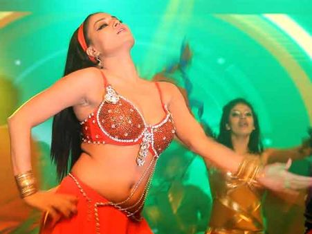 ഇന്ത്യക്കെതിരെ ട്വിറ്ററില്‍; പാക് നടി വിവാദത്തില്‍