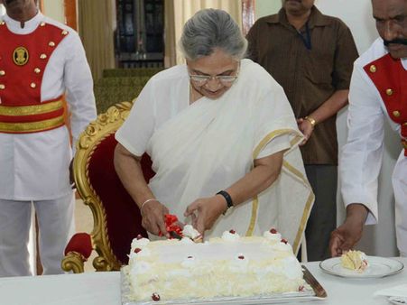 ഷീല ദീക്ഷിത്തിന്‍റെ പിറന്നാളാഘോഷം, ദൃശ്യങ്ങള്‍
