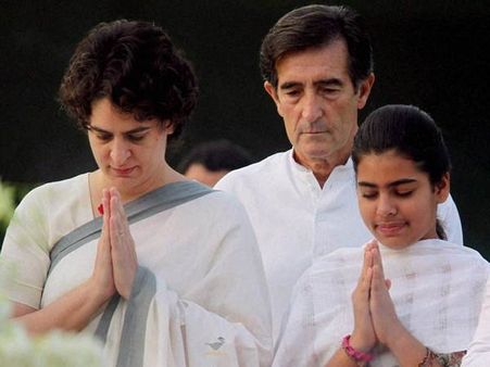 കുടുംബപ്പേര് കാക്കാന്‍ പ്രിയങ്ക ഗാന്ധിയുടെ മകളും!