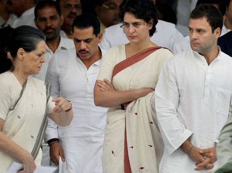 അമ്മ, രാഹുലിനും വേണ്ടിമാത്രം പ്രചാരണം,പ്രിയങ്ക