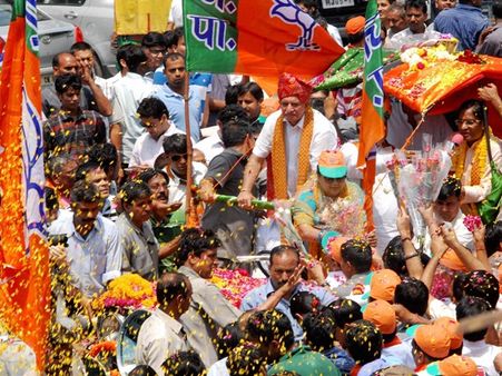 എന്‍ഡിഎ കേവല ഭൂരിപക്ഷം നേടുമെന്ന് സര്‍വേ