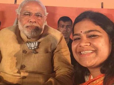 മോദിക്കൊപ്പം പൂനത്തിന്റെ സെല്‍ഫി വൈറലാകുന്നു