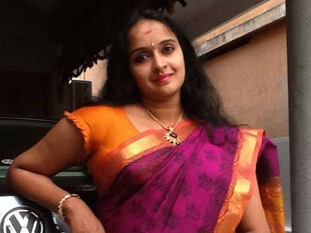 നൃത്തം കാണാന്‍ ശാലു മേനോന്‍ എത്തി