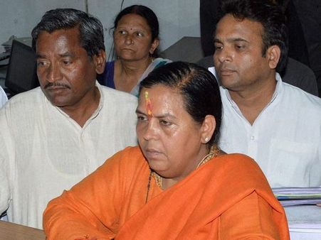 മോദി വിനാശപുരുഷനല്ല, വദ്ര കള്ളന്‍: ഉമാഭാരതി