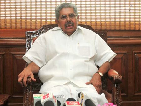 സുധീരന് പണികൊടുത്ത് വയലാര്‍ രവിയും രംഗത്ത്