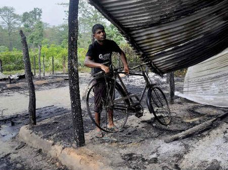 അസം: കലാപഭൂമിയിലെ കാഴ്ചകള്‍