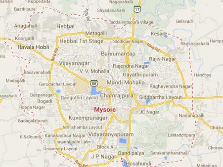 മൈസൂരില്‍ വാഹനാപകടത്തില്‍ 9 മലയാളികള്‍ മരിച്ചു