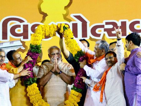 ജാതിമതിലുകള്‍ മോദിക്കുമുന്നില്‍ വഴിമാറി