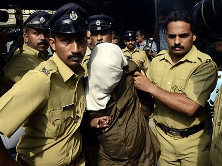 നക്സലുകള്‍ ടിആര്‍സ് നേതാവിനെ കൊന്ന പ്രതികള്‍