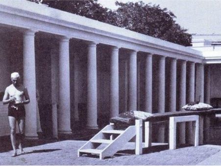 നീന്തല്‍ വേഷത്തില്‍ നെഹ്‌റു: ചിത്രം തരംഗം