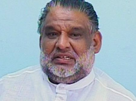 രാഹുല്‍ ഗാന്ധി ജോക്കര്‍: മുസ്തഫക്ക് സസ്‌പെന്‍ഷന്‍