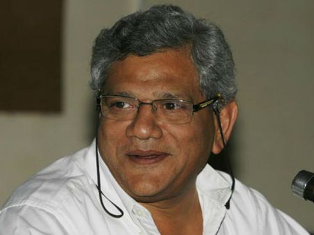 രാജിവേണമെന്ന് യെച്ചൂരി: ആവശ്യം പിബി തള്ളി