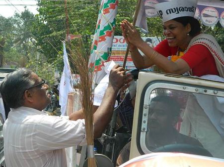 അനിതാ പ്രതാപ് ആം ആദ്മി പാര്‍ട്ടി സ്ഥാനം രാജിവെച്ചു