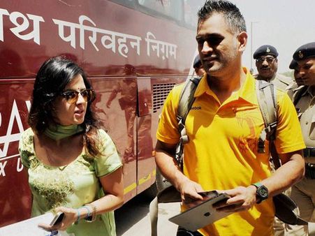 ധോണിക്കെതിരെ അറസ്റ്റ് വാറണ്ട്