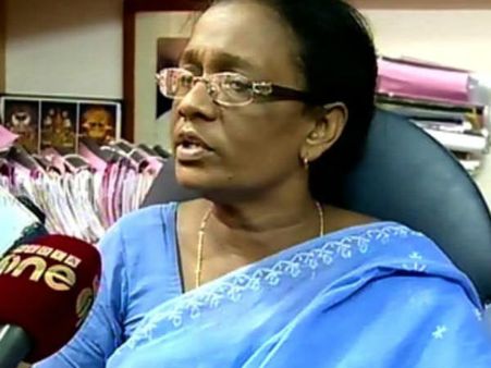 വിമര്‍ശിച്ചവര്‍ 'ശശി'യായി; ടീച്ചറും സര്‍ക്കാരും ഒന്നായി?