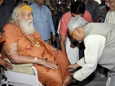 സായി ബാബ ഇറച്ചി തിന്നുമായിരുന്നു: ശങ്കരാചാര്യ