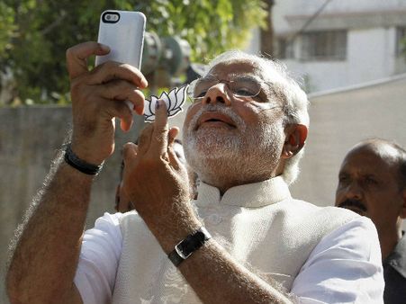 മോദിയുടെ സെല്‍ഫി കേസ്: റിപ്പോര്‍ട്ട് നല്‍കണമെന്ന് കോടതി