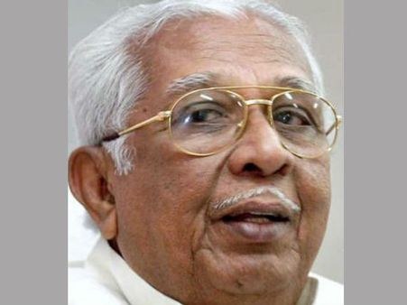 'സ്ഥലംമാറ്റി തട്ടിക്കളിക്കാന്‍ ഗവര്‍ണര്‍മാര്‍ ക്ലര്‍ക്കുമാരല്ല'