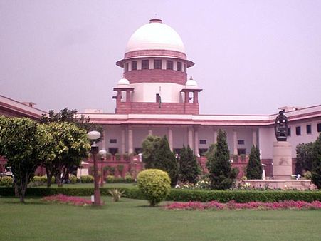 ദില്ലി കൂട്ടമാനഭംഗം; രണ്ടുപേരുടെ വധശിക്ഷ സുപ്രീംകോടതി സ്റ്റേ ചെയ്തു