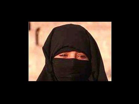 പര്‍ദ്ദ ധരിക്കാത്തതിന് യുവതിയെ കൊന്നു