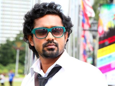 ആസിഫ് അലി സിനിമ: ശിവസേന വര്‍ഗീയ നിറം പകരുന്നെന്ന് ഫാന്‍സ്