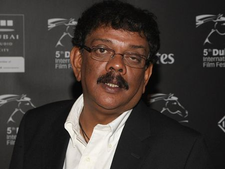 പ്രിയദര്‍ശന്‍ രാജി വച്ചു