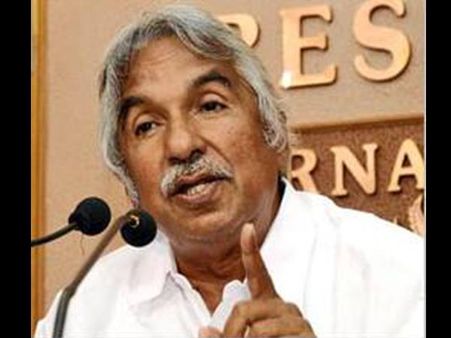 മാധ്യമങ്ങളെ വിമര്‍ശിക്കാന്‍ ഉമ്മന്‍ ചാണ്ടിക്ക് എന്തവകാശം
