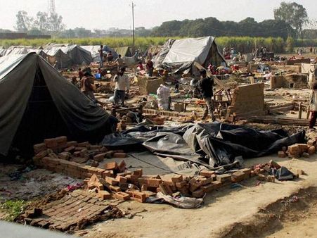 യുപിയിലെ വര്‍ഗീയ കലാപങ്ങള്‍ ഉപതിരഞ്ഞെടുപ്പ് മുന്നില്‍ക്കണ്ട്?