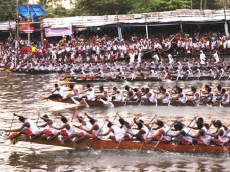 ഓ തിത്തിത്താര തിത്തിത്തൈ...നെഹ്‌റു ട്രോഫി വള്ളം കളി തുടങ്ങി