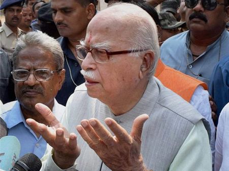 ബിജെപിയെ ജയിപ്പിച്ചത് മോദിയല്ല, കോണ്‍ഗ്രസ്: അദ്വാനി