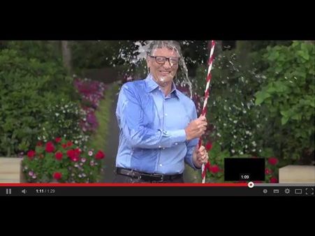 ഐസ് വെള്ളം തലയിലൊഴിച്ച് ബില്‍ഗേറ്റ്‌സ് സുക്കര്‍ ബര്‍ഗിന്റെ വെല്ലുവിളി വിജയിച്ചു