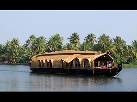 ഹൗസ് ബോട്ടുകളില്‍ ആയിരത്തോളം വേശ്യകള്‍; പോലീസ് റെയ്ഡിനൊരുങ്ങുന്നു