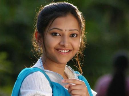 നടി ശ്വേത ബസുവിനെ അനാശാസ്യത്തിനിടെ പിടികൂടി