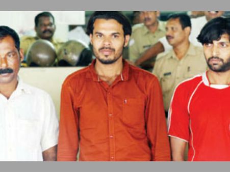 ബിന്ധ്യയേയും റുക്‌സാനയേയും പോലെ നഗ്നചിത്രം പകര്‍ത്തി ഭീഷണി