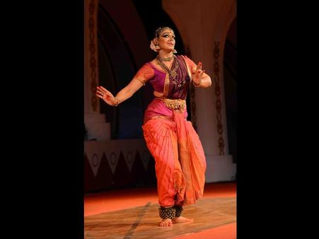 ഓണാഘോഷത്തിന് മാറ്റ് കൂട്ടി കനകക്കുന്നില്‍ ശോഭന നടനം