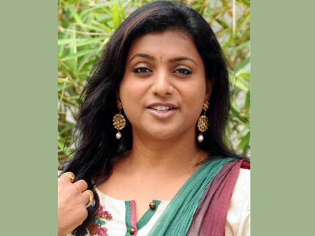 നടി റോജയെ കുത്തിക്കൊല്ലാന്‍ ശ്രമം