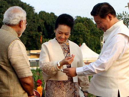 ഷി ജിന്‍പിങിന് വേണ്ടി മോദി പ്രോട്ടോകോള്‍ തെറ്റിച്ചു!!!