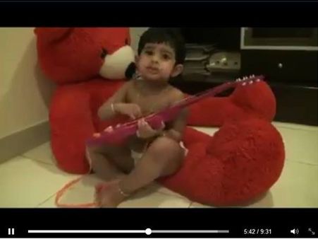 രണ്ട് വയസ്സുകാരിയുടെ പാട്ട് ഫേസ്ബുക്കില്‍ സൂപ്പര്‍ഹിറ്റ്!